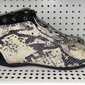 Reebok Sample Melody Eshani Love Women's Studded sneakers